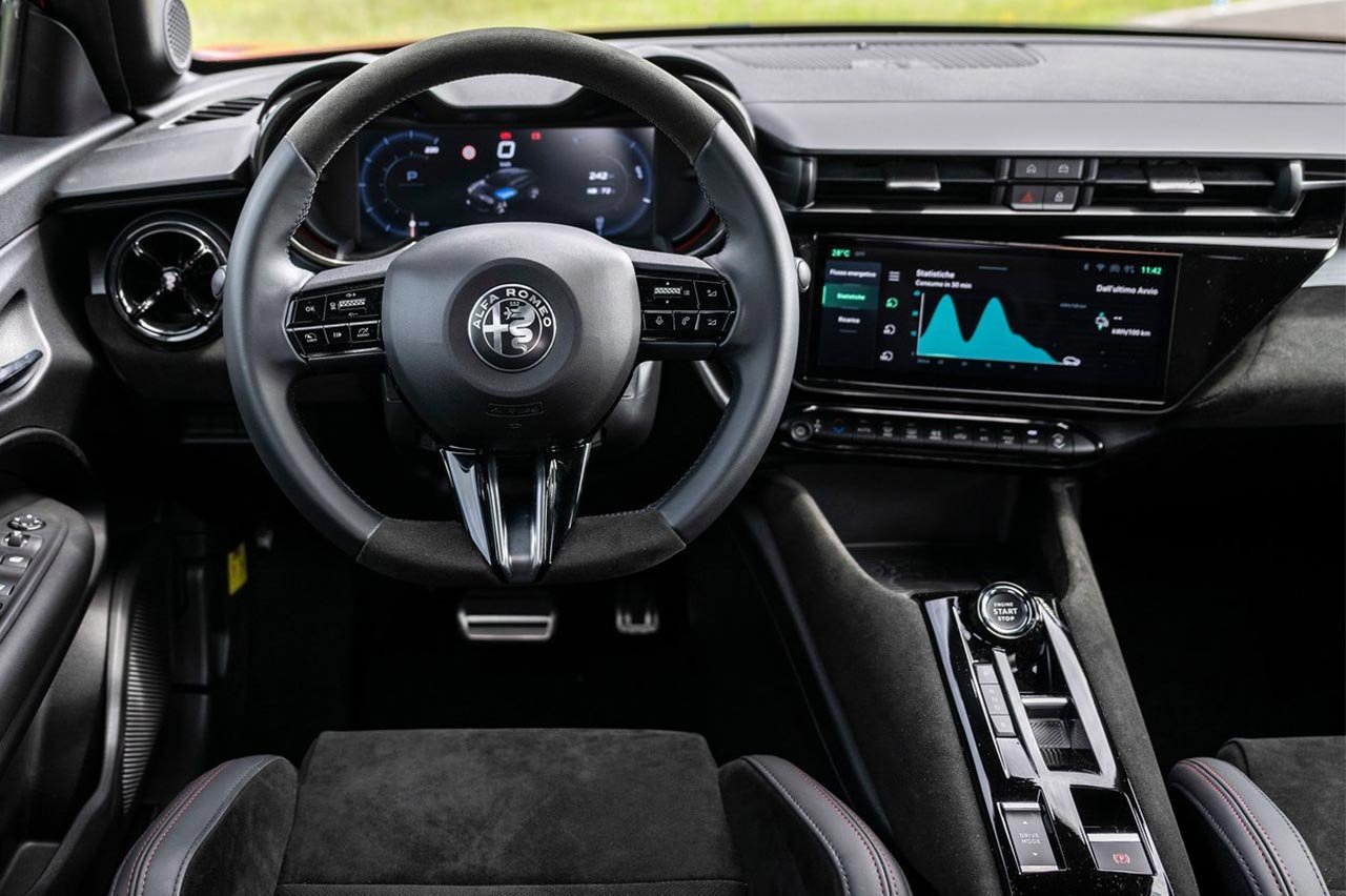 Alfa Romeo Junior Hibrida 2025 (Verde)