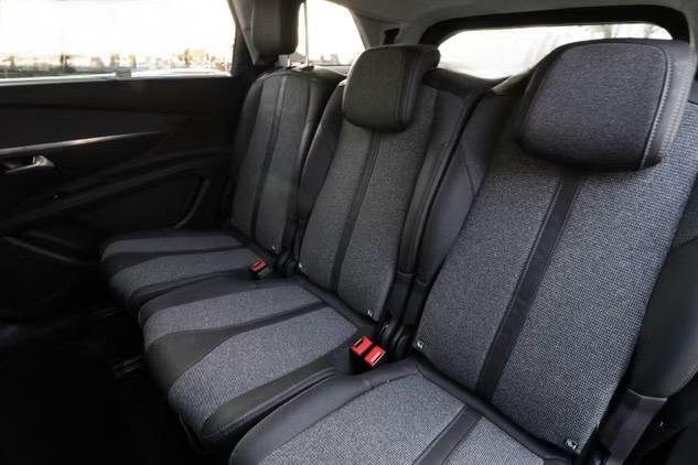 Peugeot 5008 (7 plazas) 2023 (Verde)